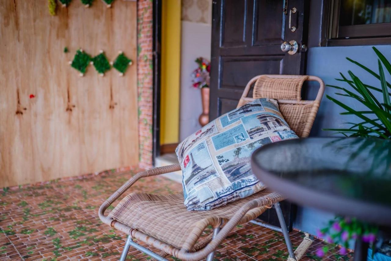 Menulis Coolly House Patong Bed & Breakfast Exterior photo